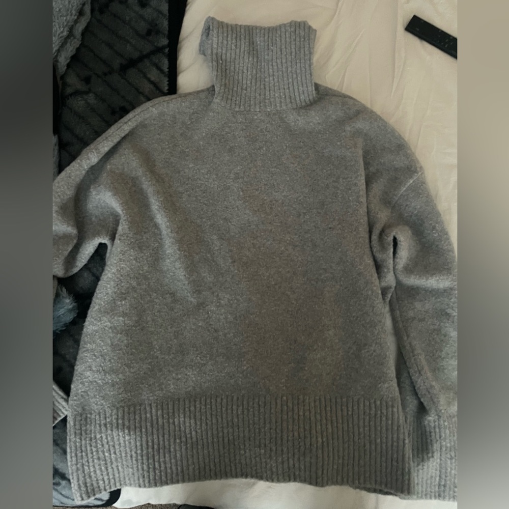 NWT & other stories gray turtleneck